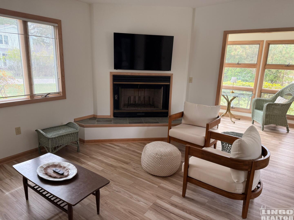 IMG_9761 37 HOLLY ROAD Rental Property IMG_9761 37 HOLLY ROAD Rental Property