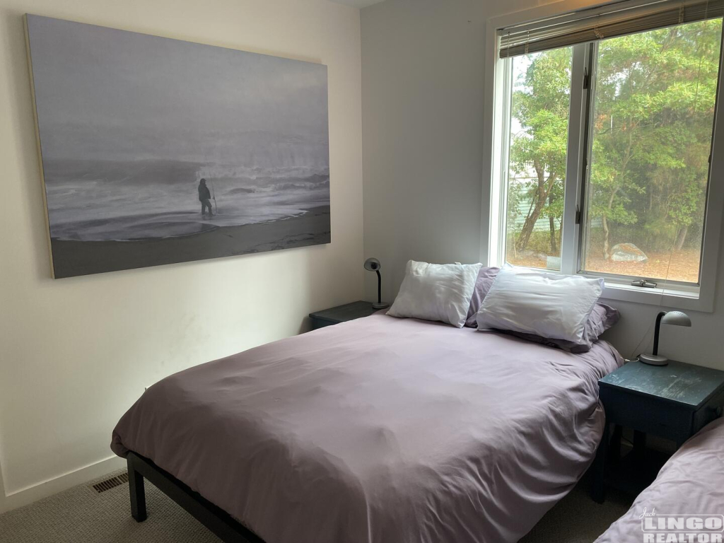 queen+and+twin+with+purple+comforters 91 ANCHOR ROAD  Rental Property