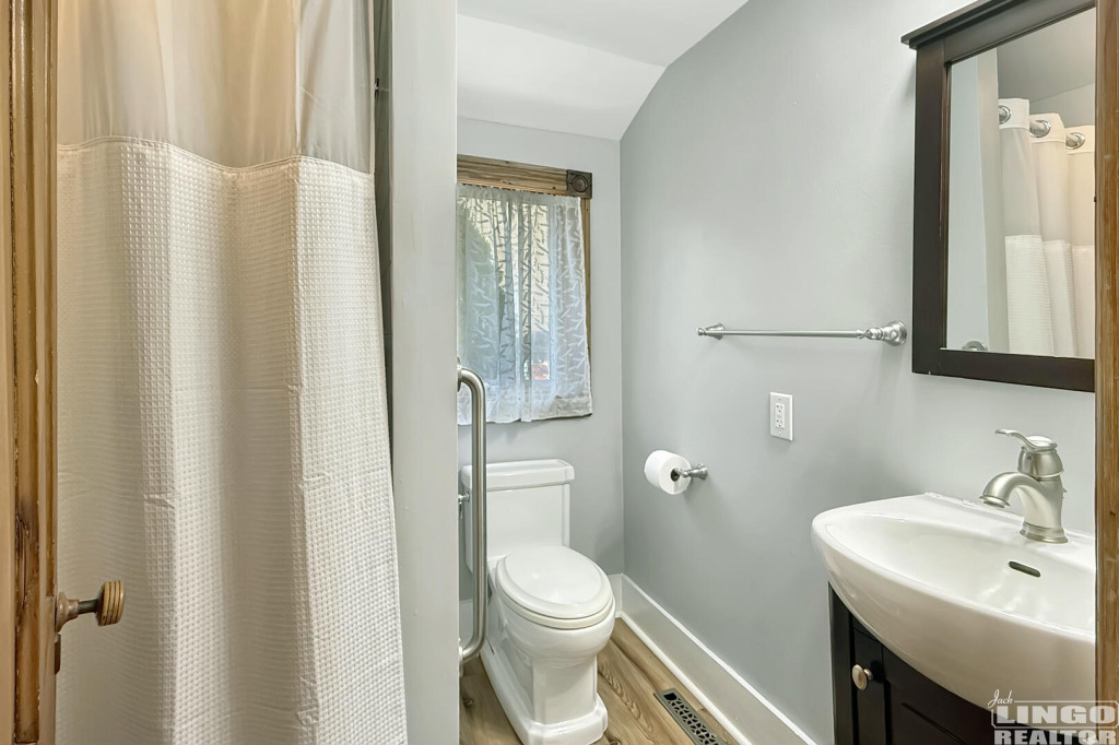 343+Market+Rear+Bath 343 Market Street Rental Property 343+Market+Rear+Bath 343 Market Street Rental Property